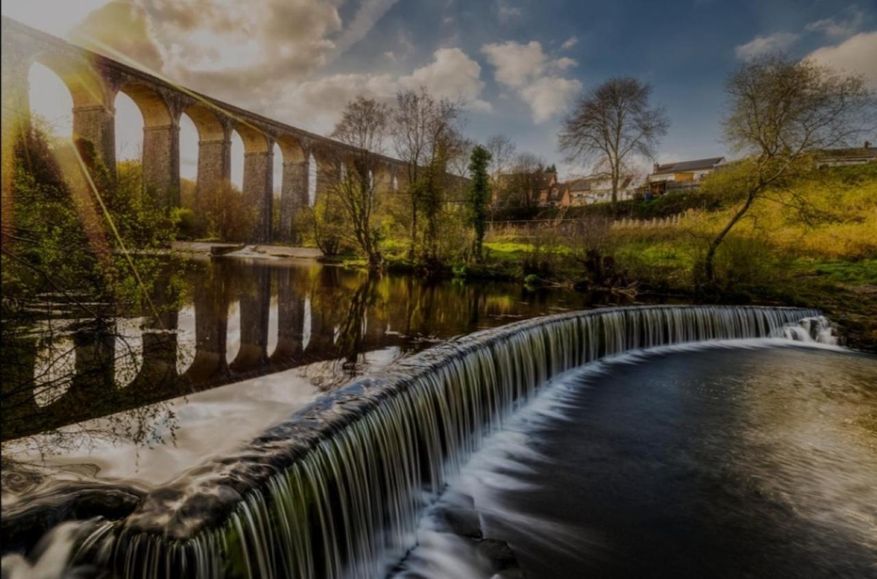 Viaduct View - Cefn Coed Lägenhet Merthyr Tydfil Exteriör bild