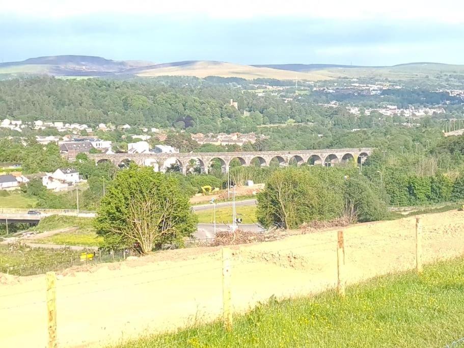 Viaduct View - Cefn Coed Lägenhet Merthyr Tydfil Exteriör bild