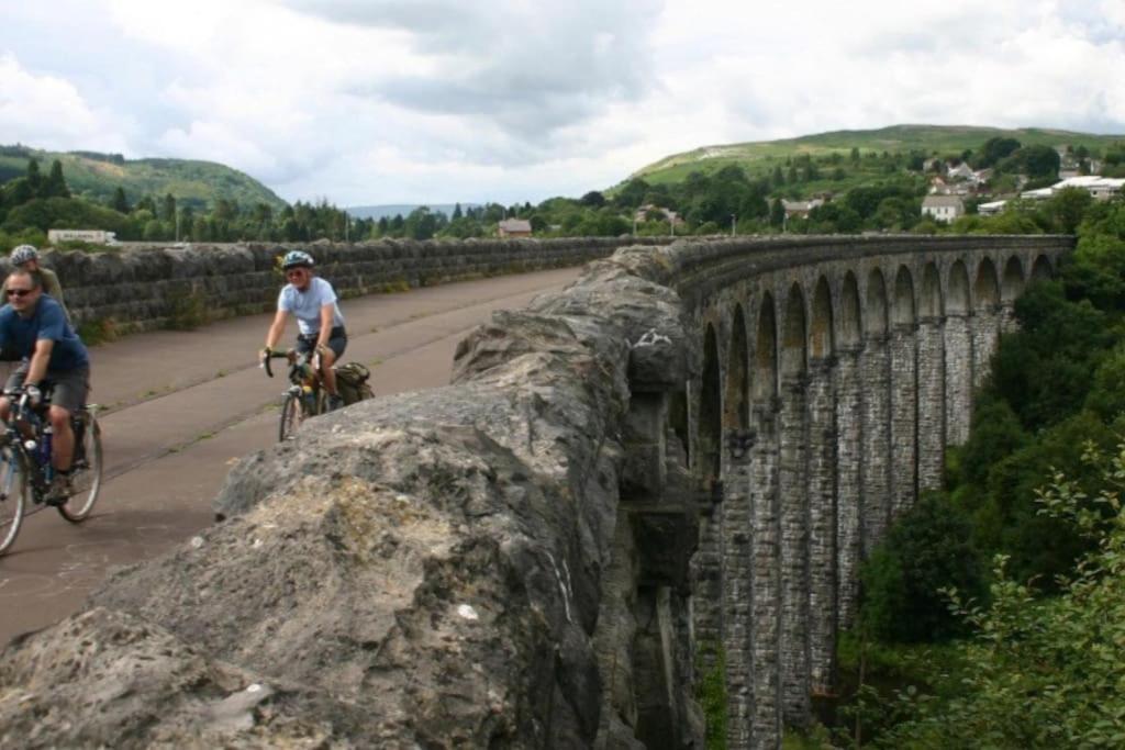 Viaduct View - Cefn Coed Lägenhet Merthyr Tydfil Exteriör bild